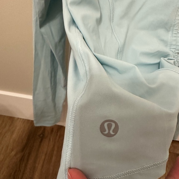Lululemon Baby Blue Cinch Longsleeve - Picture 4 of 4